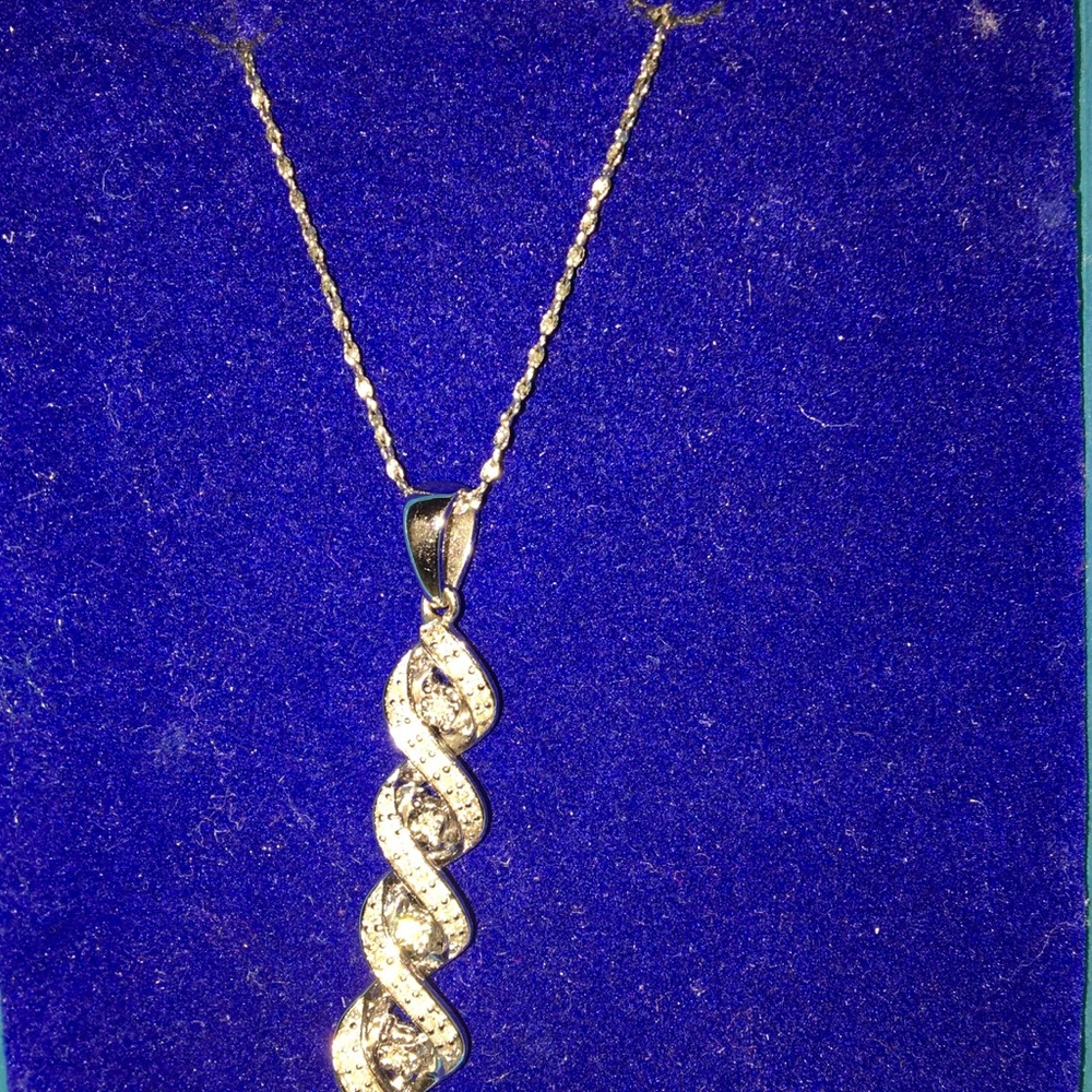 18 inch Sterling Silver pendant with 4 diamonds